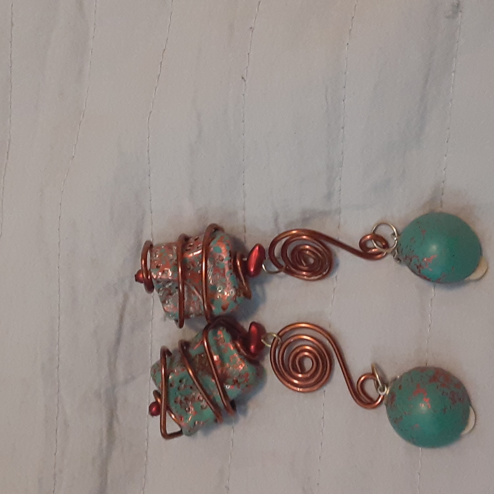Wooden earbobs